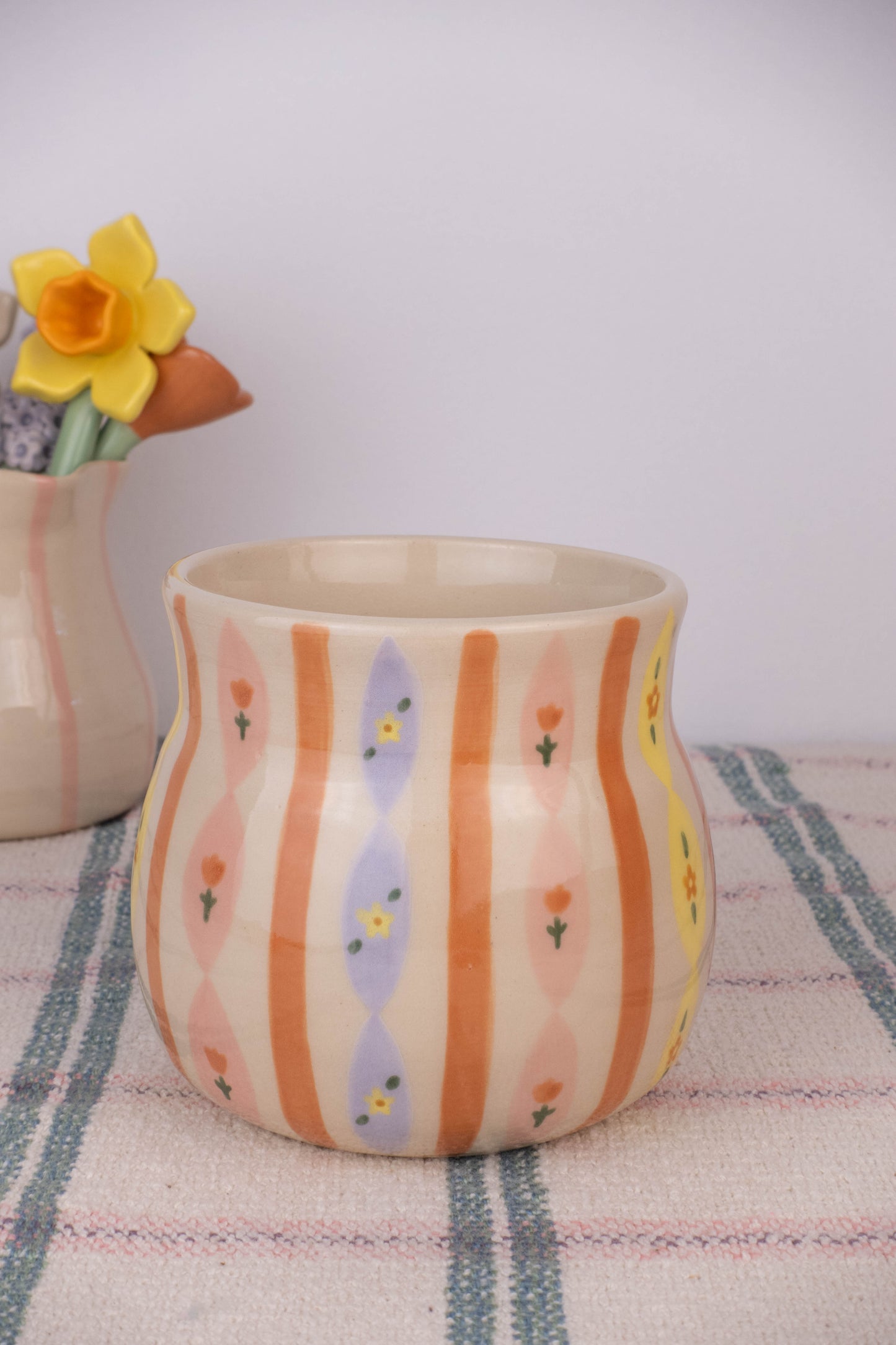 Wallpaper Large Vase