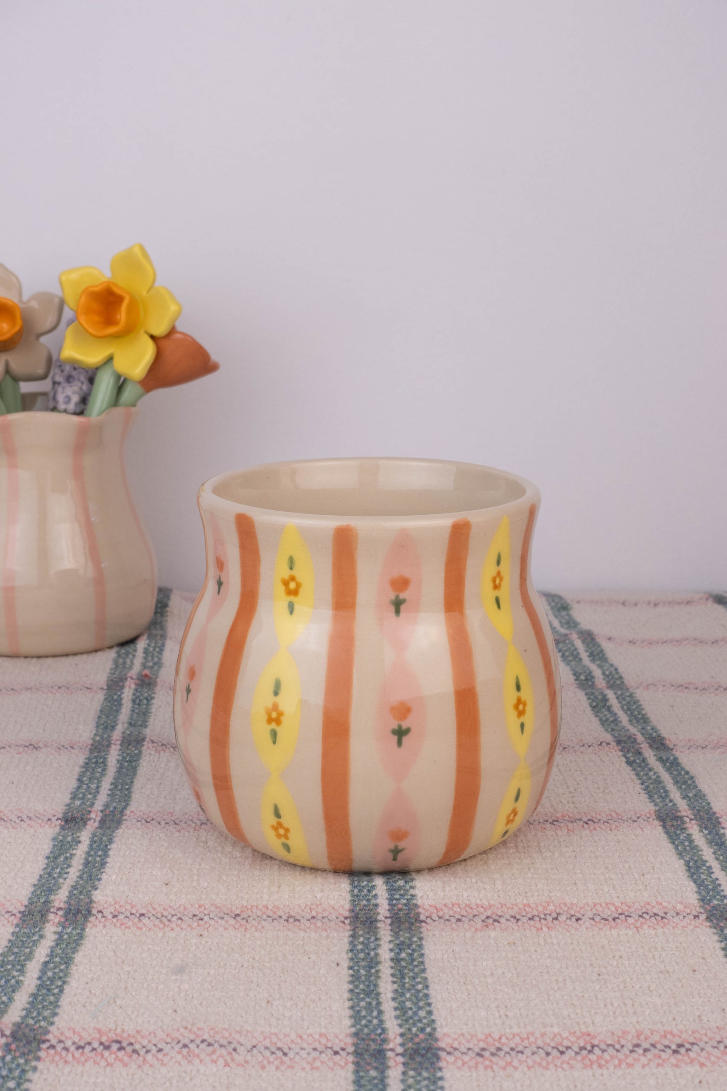 Wallpaper Large Vase