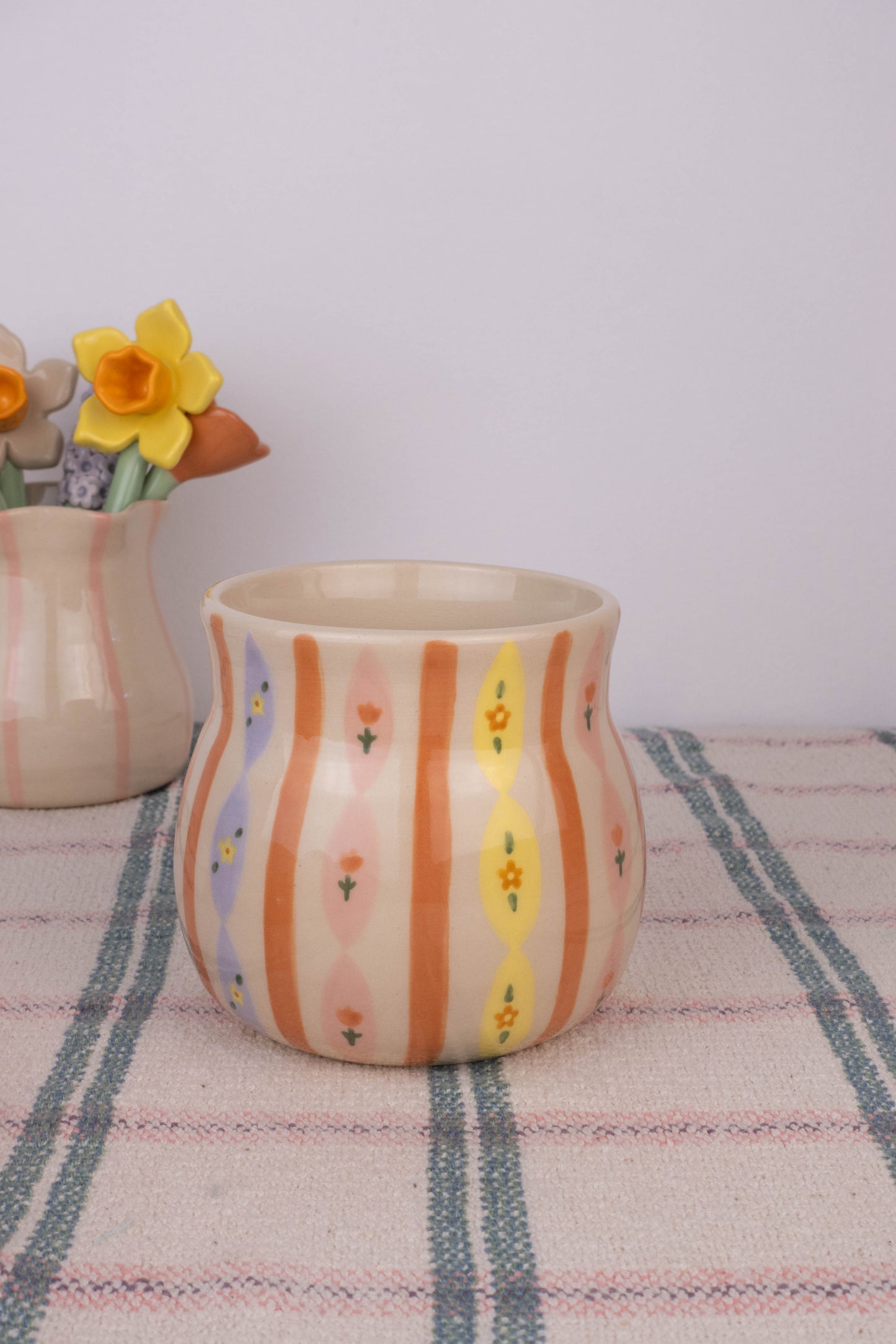 Wallpaper Large Vase