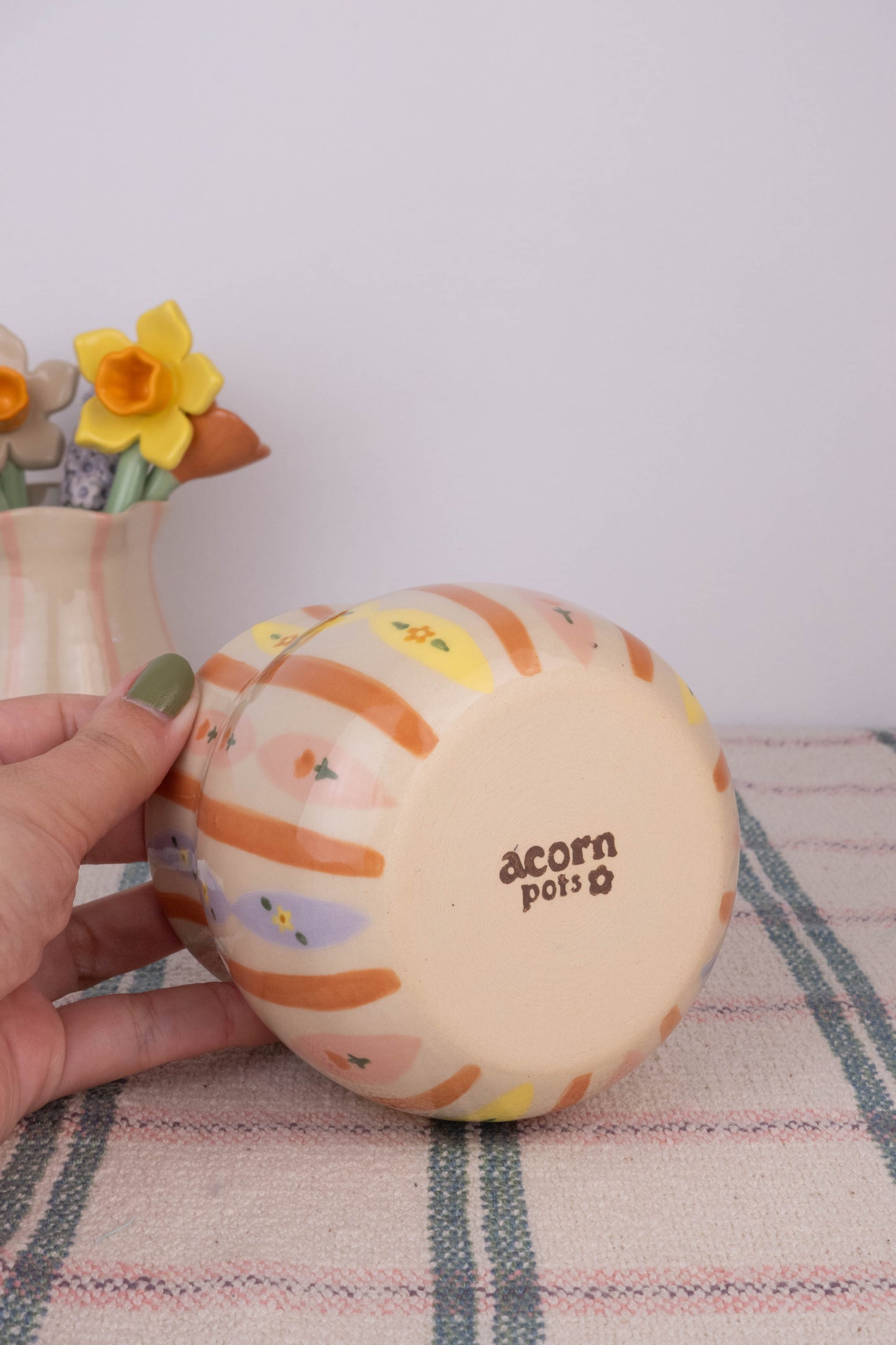 Wallpaper Large Vase