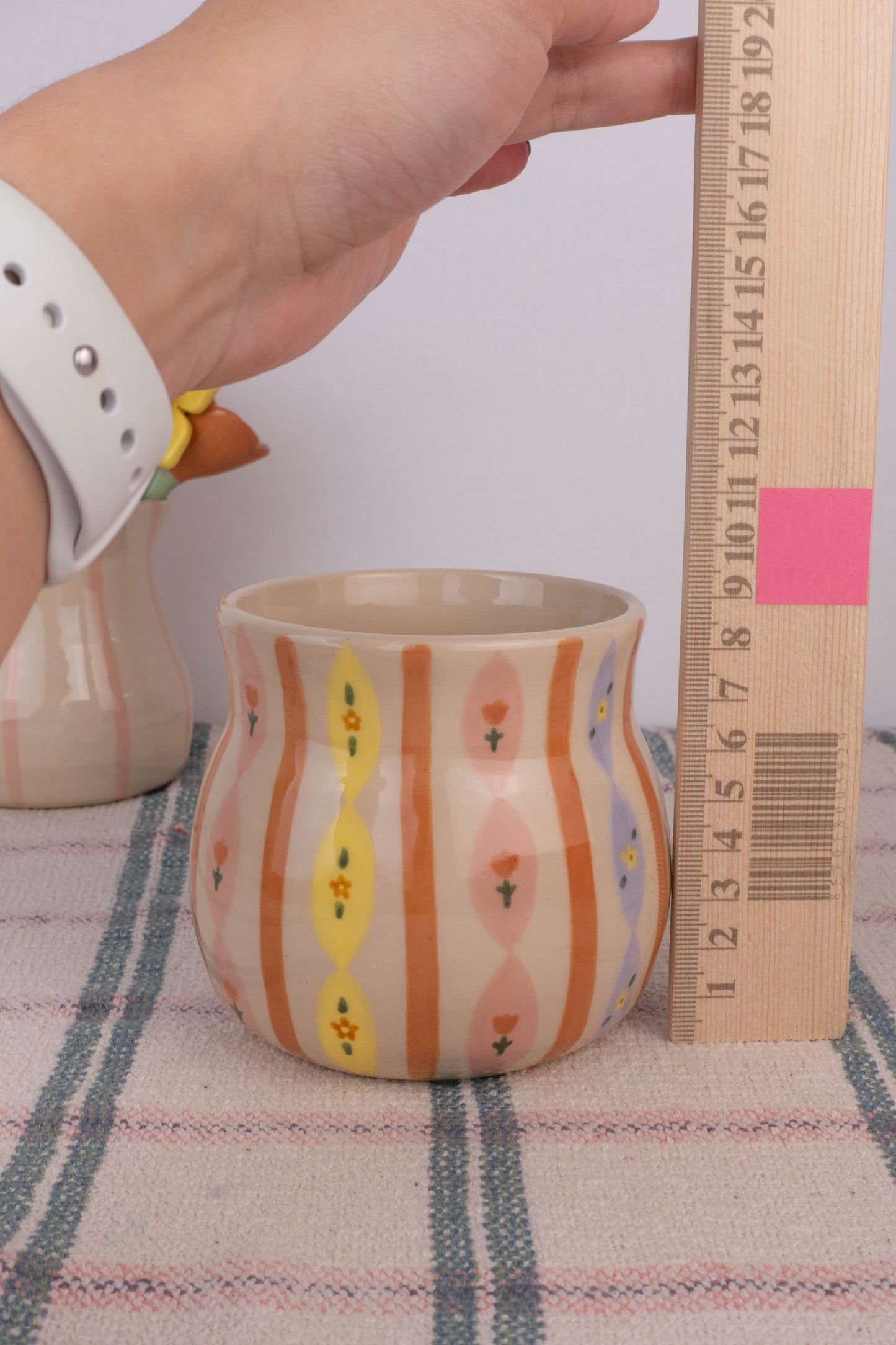 Wallpaper Large Vase