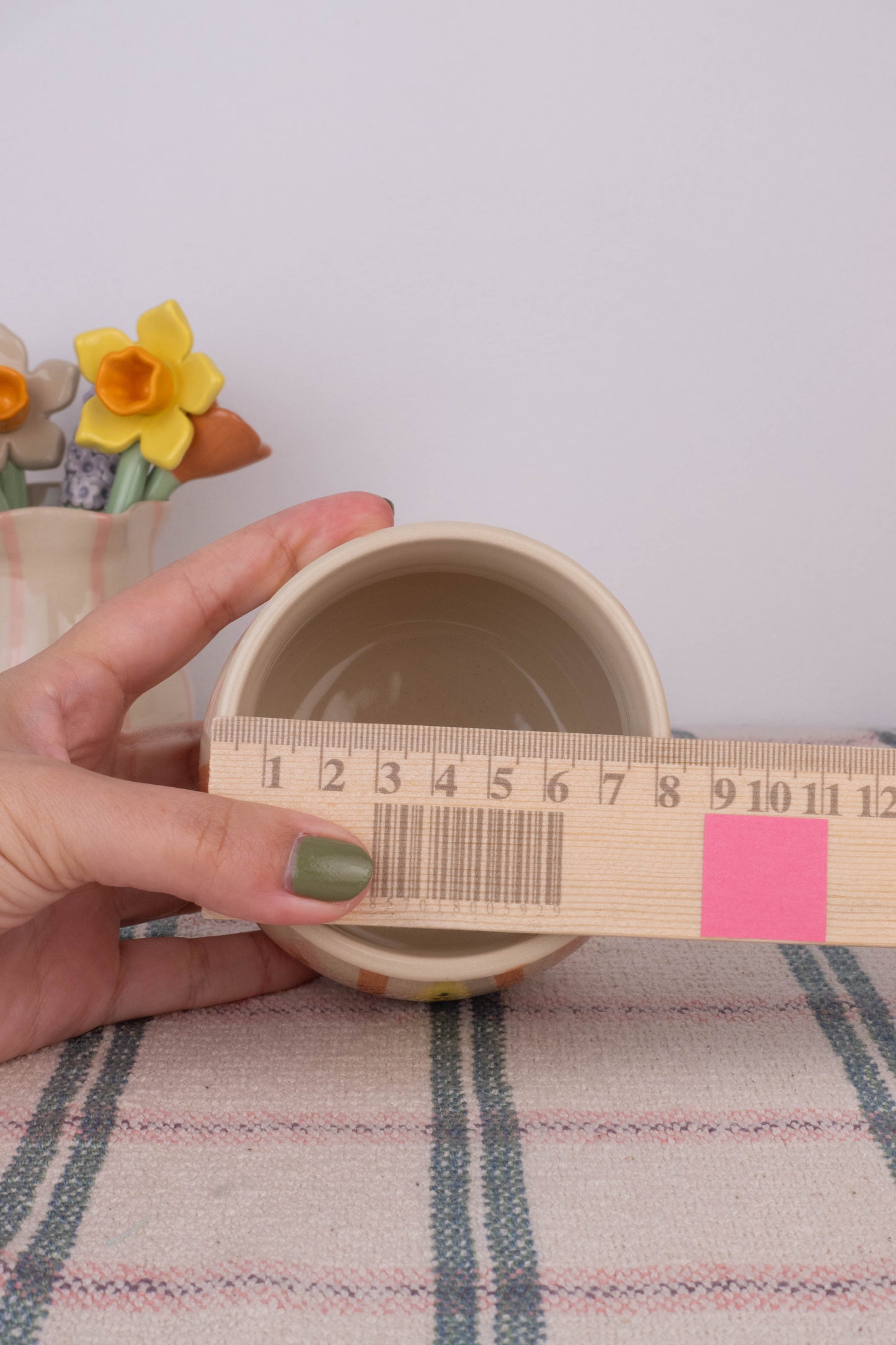 Wallpaper Large Vase