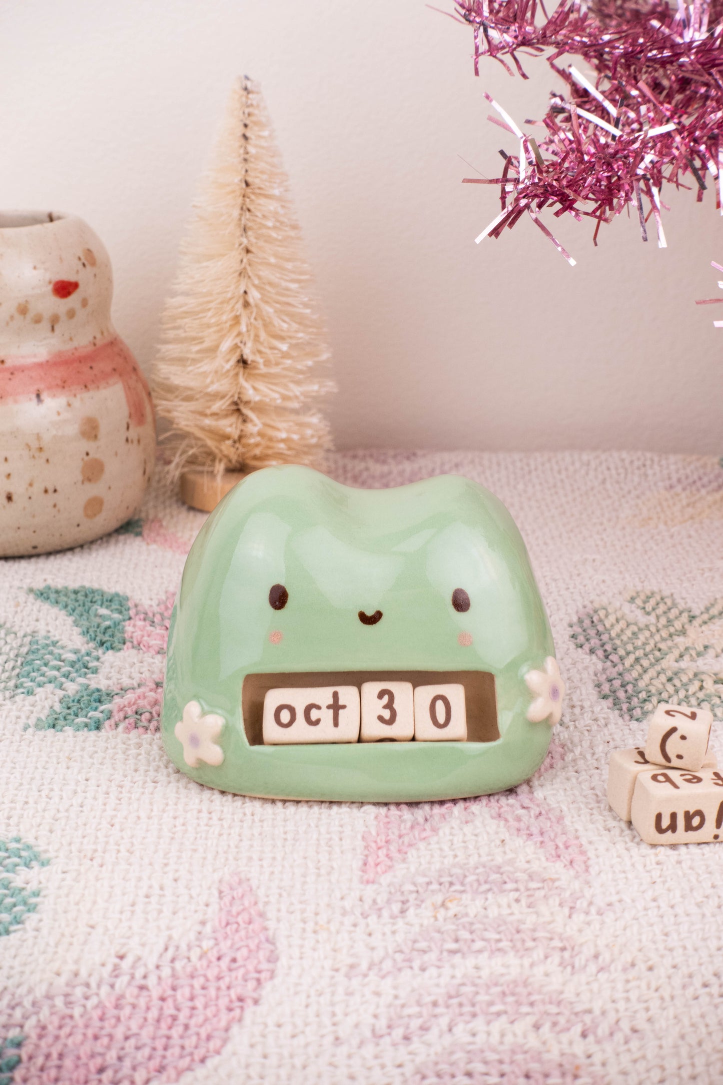 Frog Calendar "Cocoa"