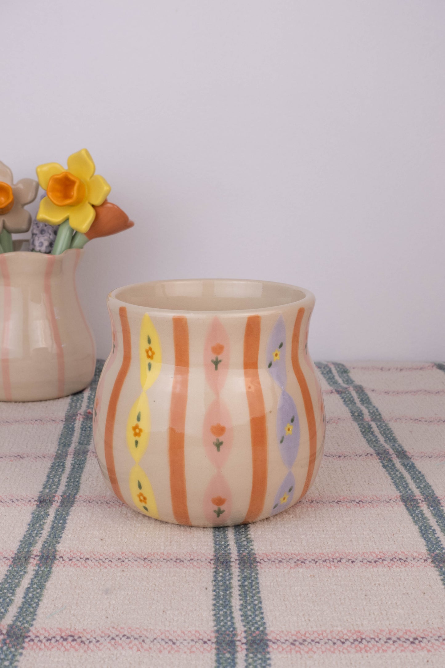 Wallpaper Large Vase