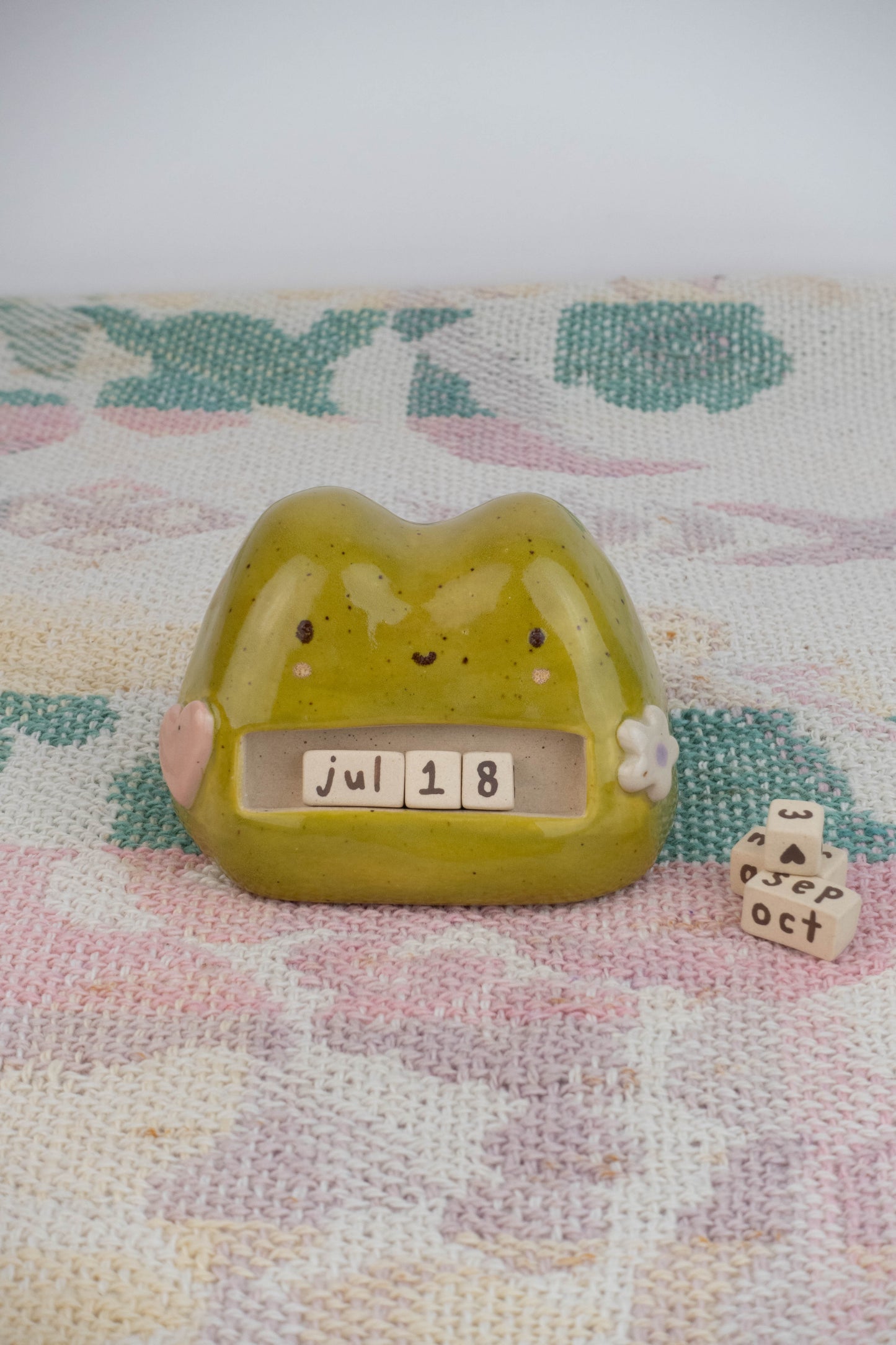 Frog Calendar F (Speckled)