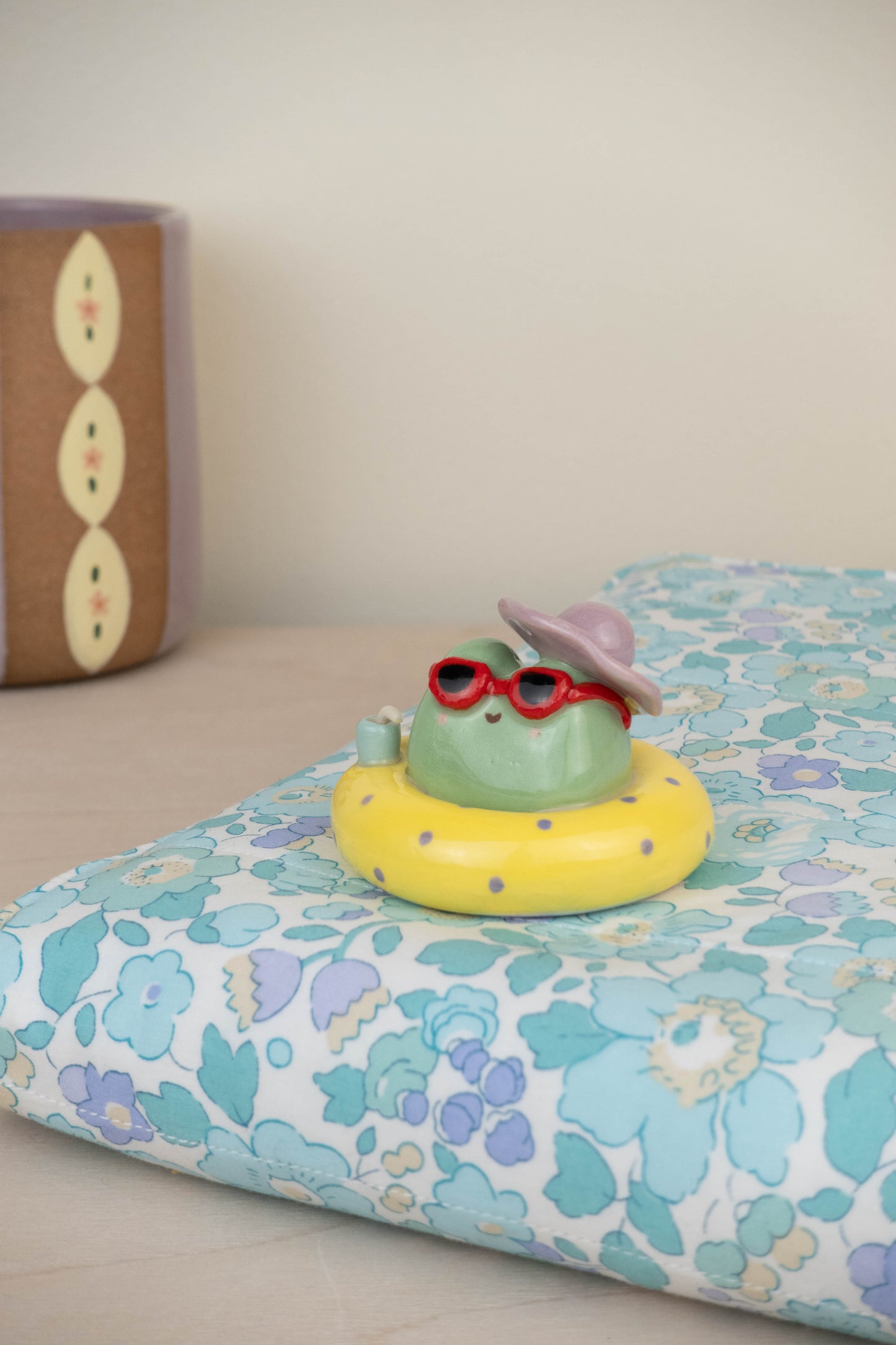 Pool Floatie Sun Protection Frog