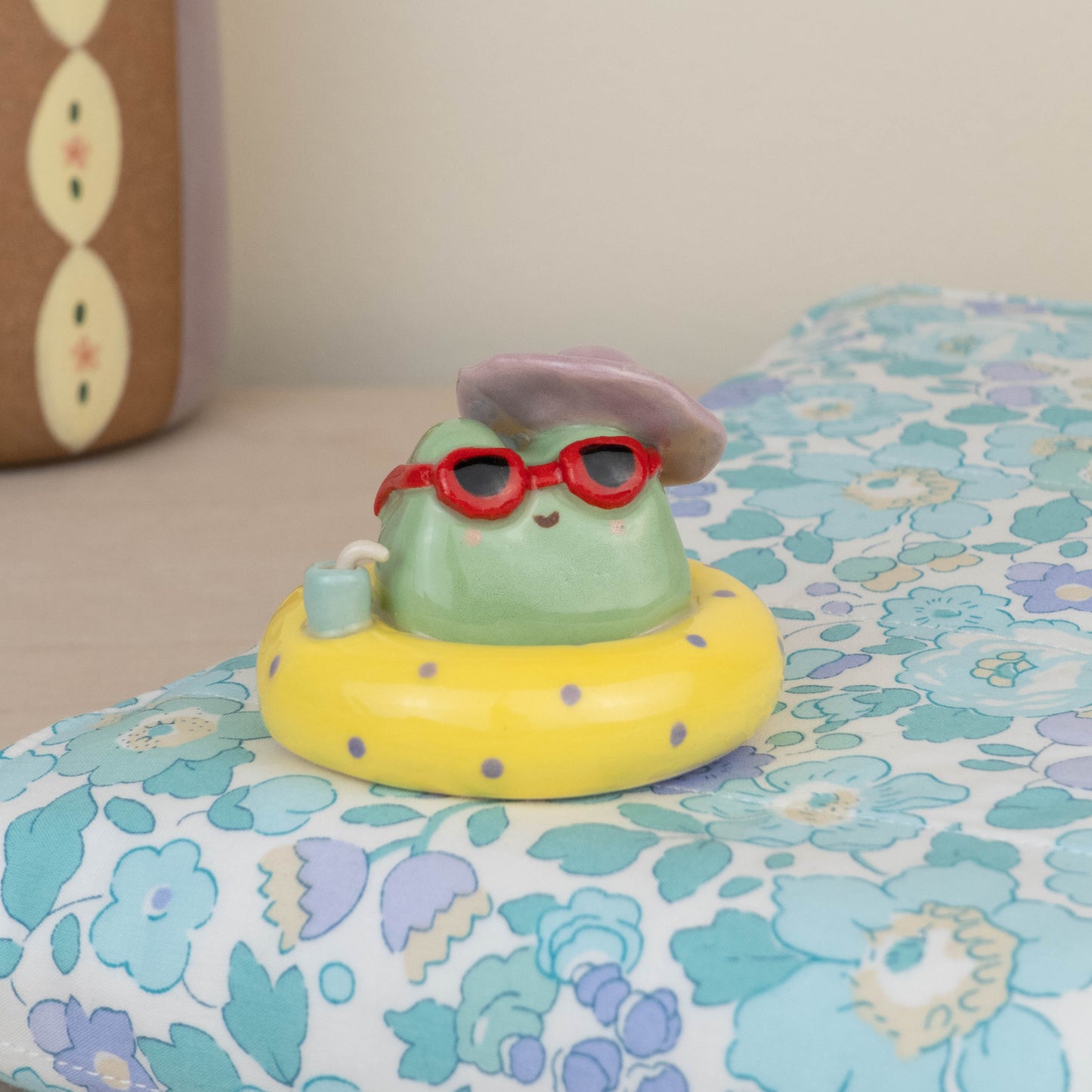 Pool Floatie Sun Protection Frog