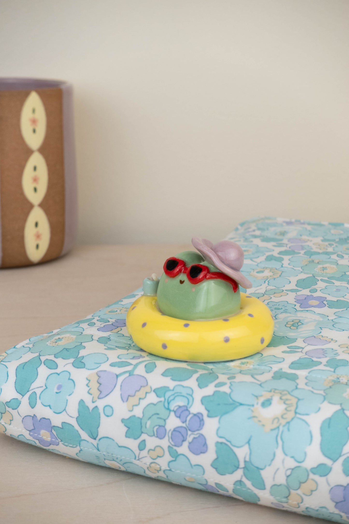 Pool Floatie Sun Protection Frog