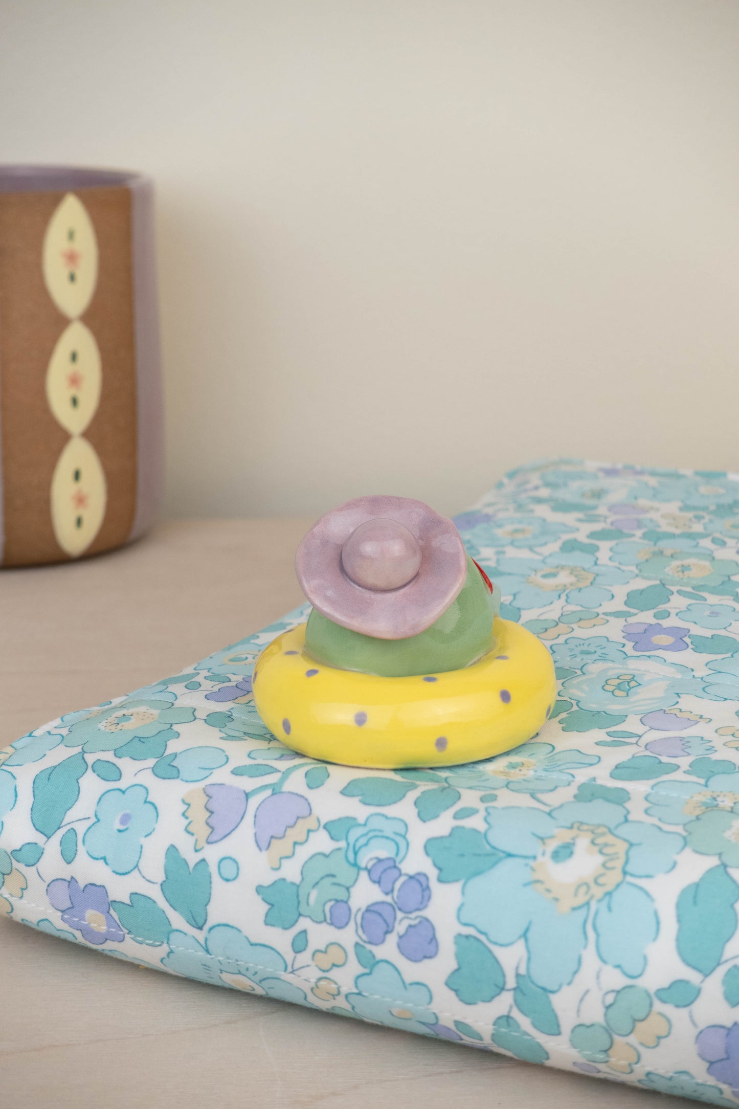 Pool Floatie Sun Protection Frog