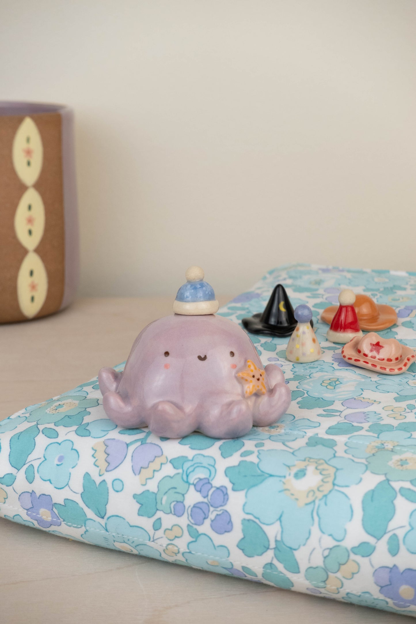 Mini Octopus with 6 Mini Hats