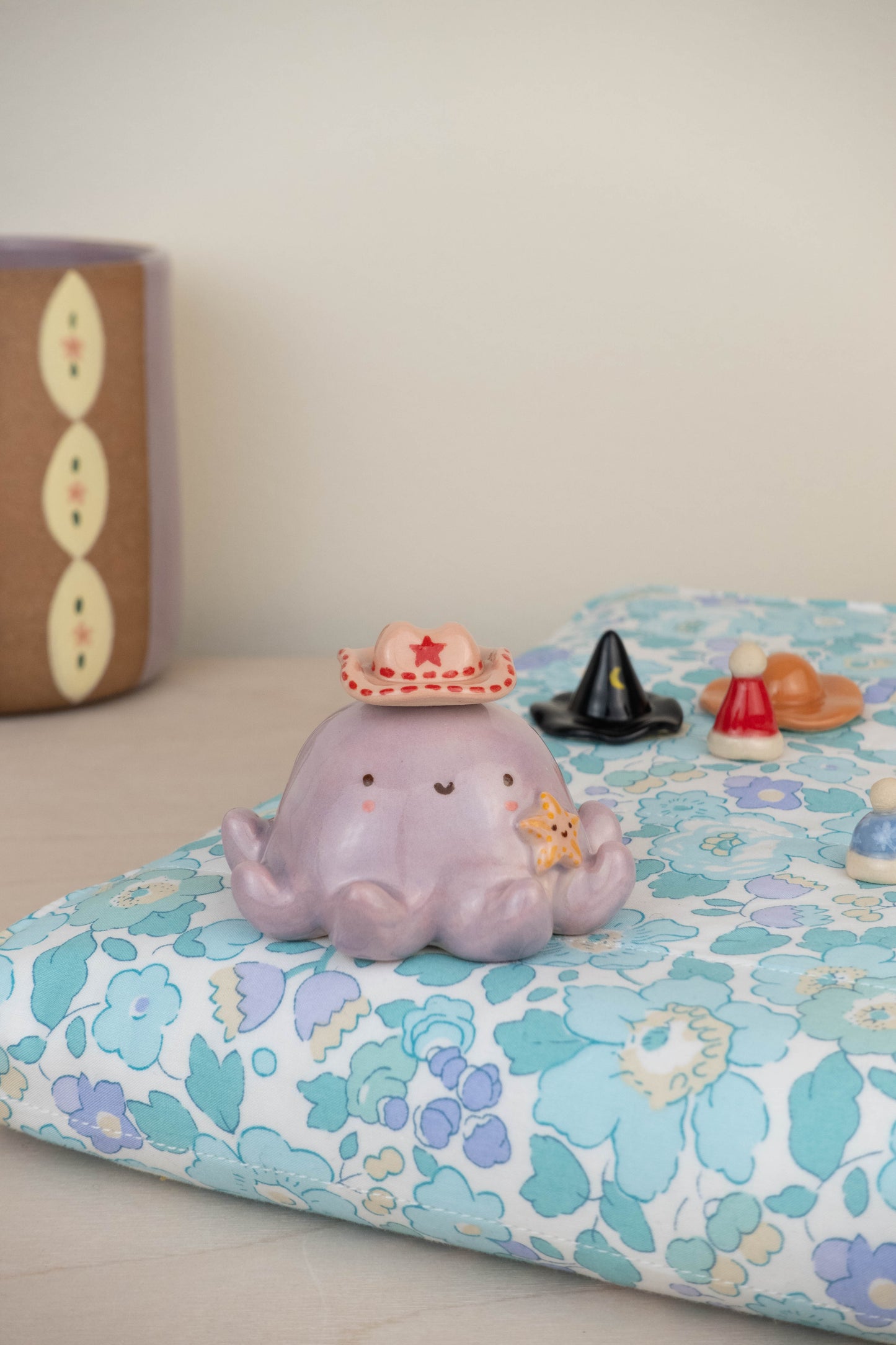 Mini Octopus with 6 Mini Hats