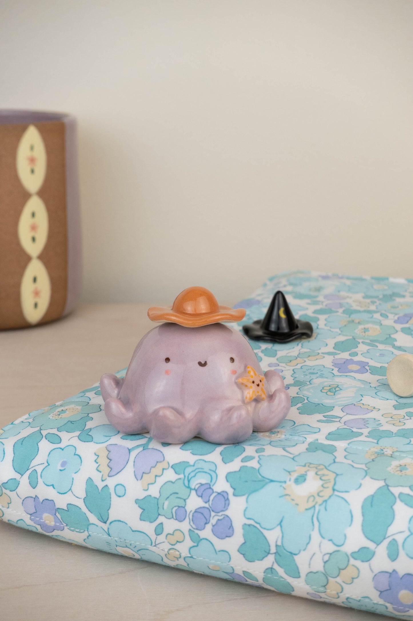 Mini Octopus with 6 Mini Hats