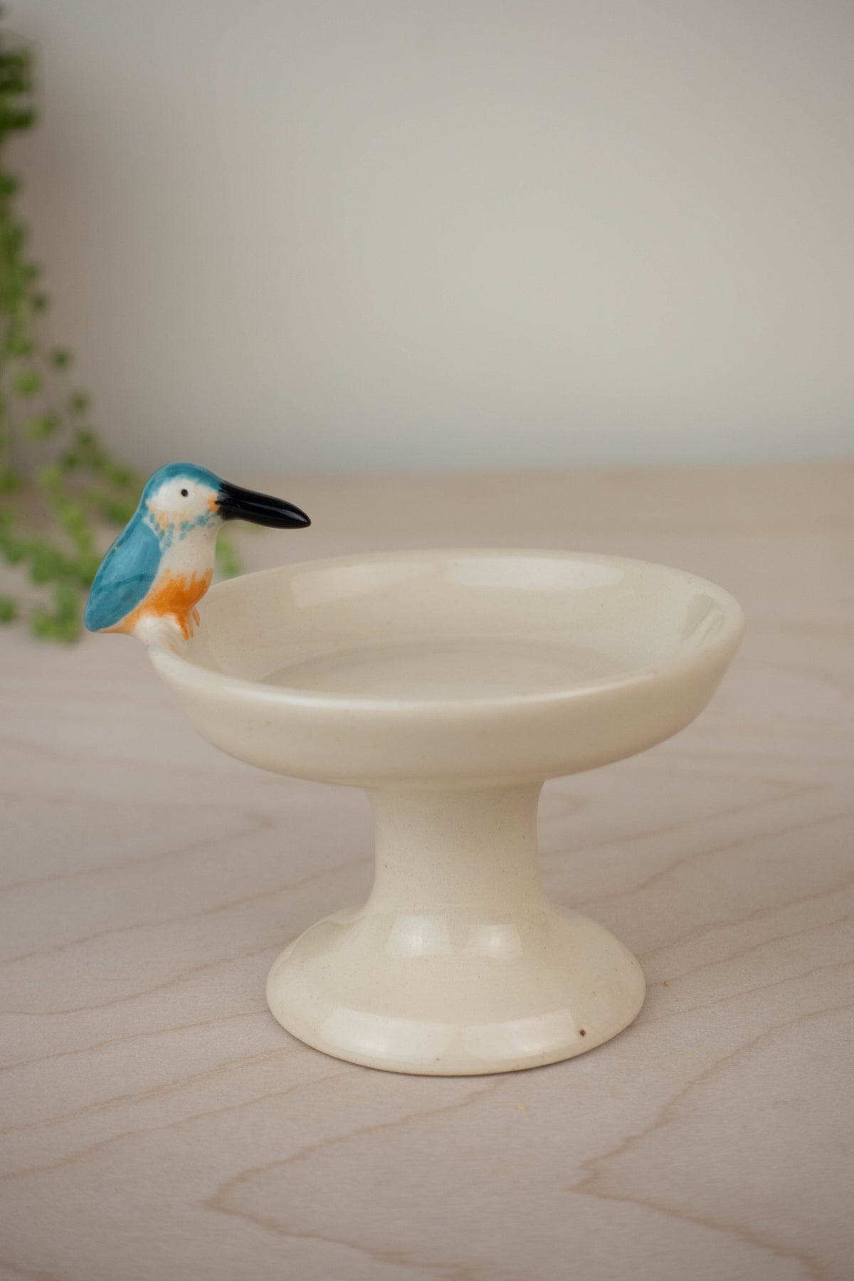 Bird Bath Pedestal Dish  (Common Kingfisher) B