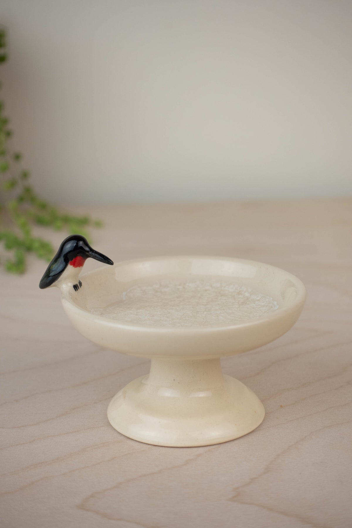 Bird Bath Pedestal Dish (Ruby-Throated Hummingbird)