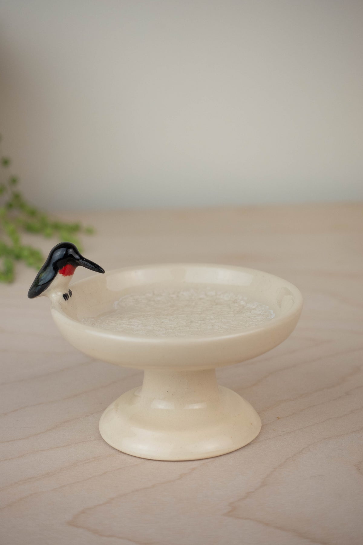 Bird Bath Pedestal Dish (Ruby-Throated Hummingbird)