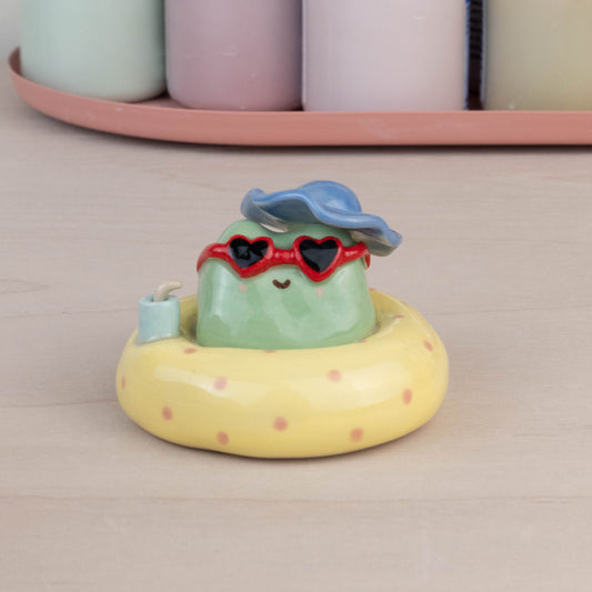 Jumbo Pool Floatie Sun Protection Frog